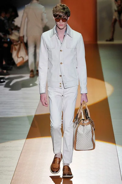Look 29